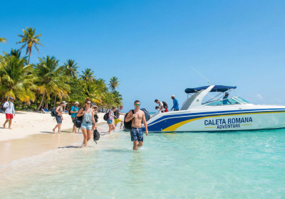 Catalina Island Full Day: Snorkel, Party & Dominican Flavor